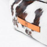 DuePuntoOtto Hundebett Henri aus Rinderleder | Kuhoptik